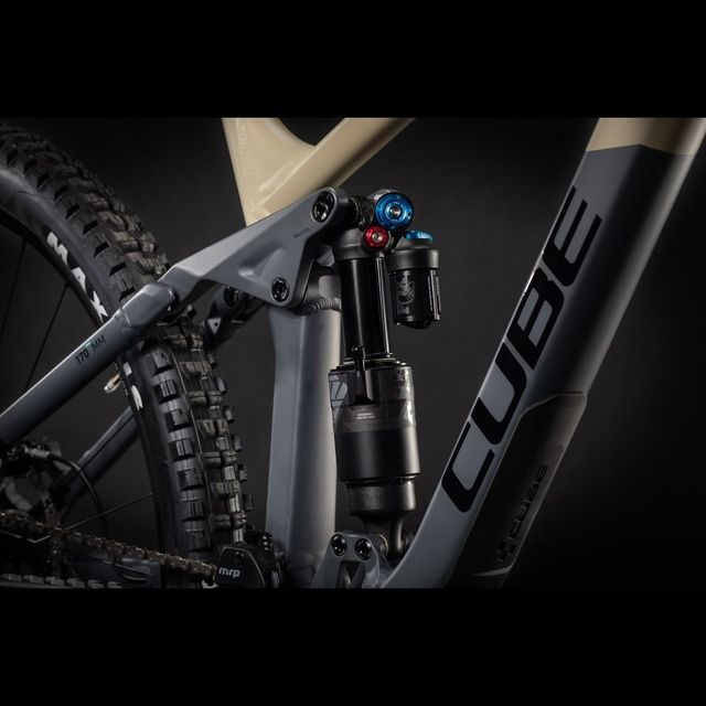 CUBE Stereo 170 Race 2021 täysjoustomaastopyörä CUBE Stereo 170 Race 2021 täysjoustomaastopyörä